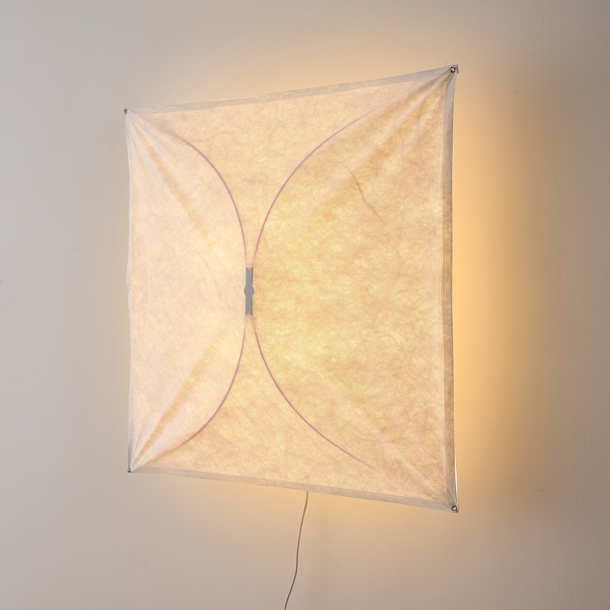 Kite Wall Light – Modern Plug-in Wall Lamp Paper Diffuser