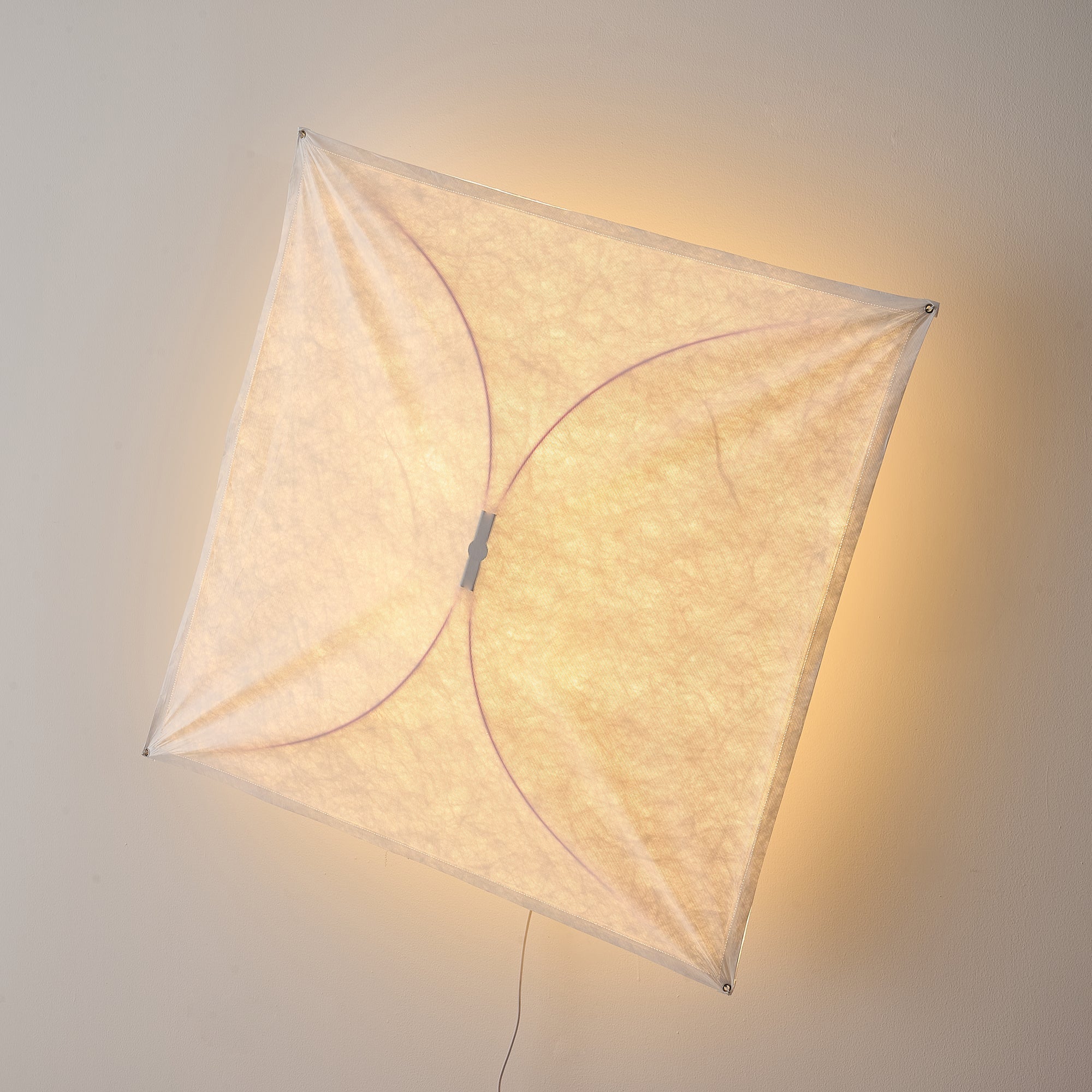 Kite Wall Light – Modern Plug-in Wall Lamp Paper Diffuser