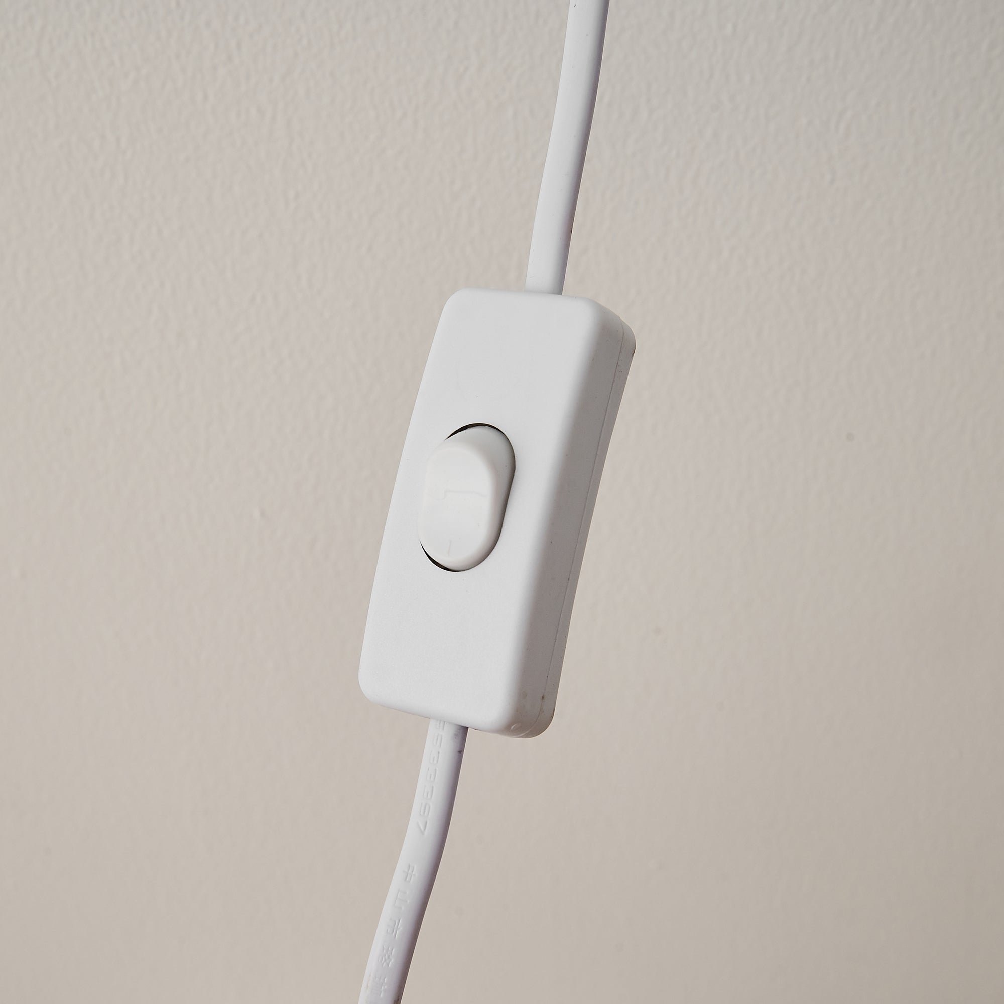 Kite Wall Light – Modern Plug-in Wall Lamp Paper Diffuser