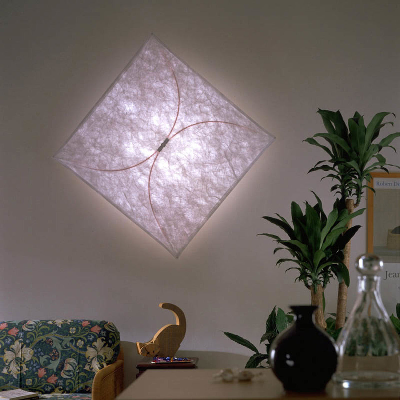 Kite Wall Light – Modern Plug-in Wall Lamp Paper Diffuser