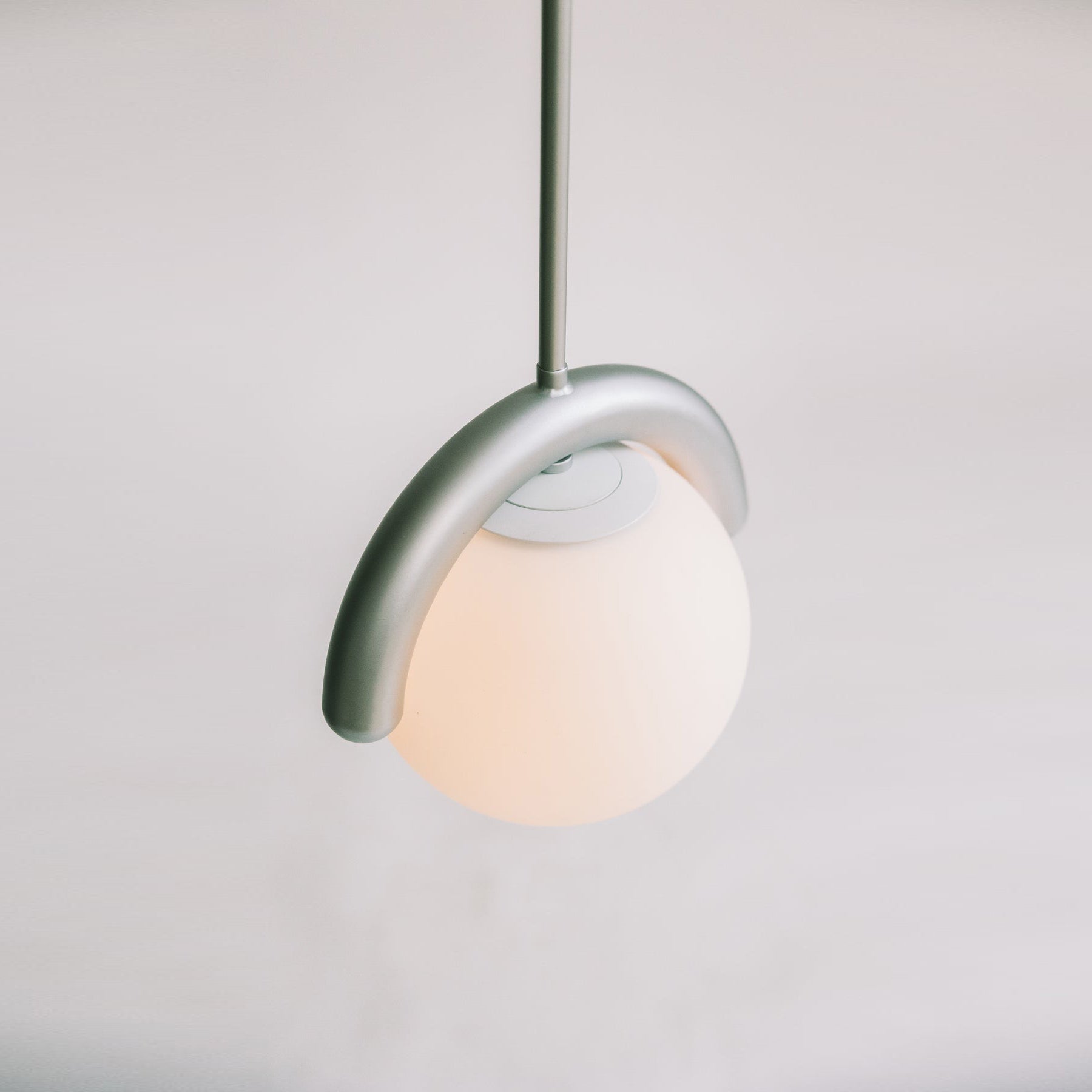 Contemporary Metal Tube Chandelier – Soft Art Style Lighting