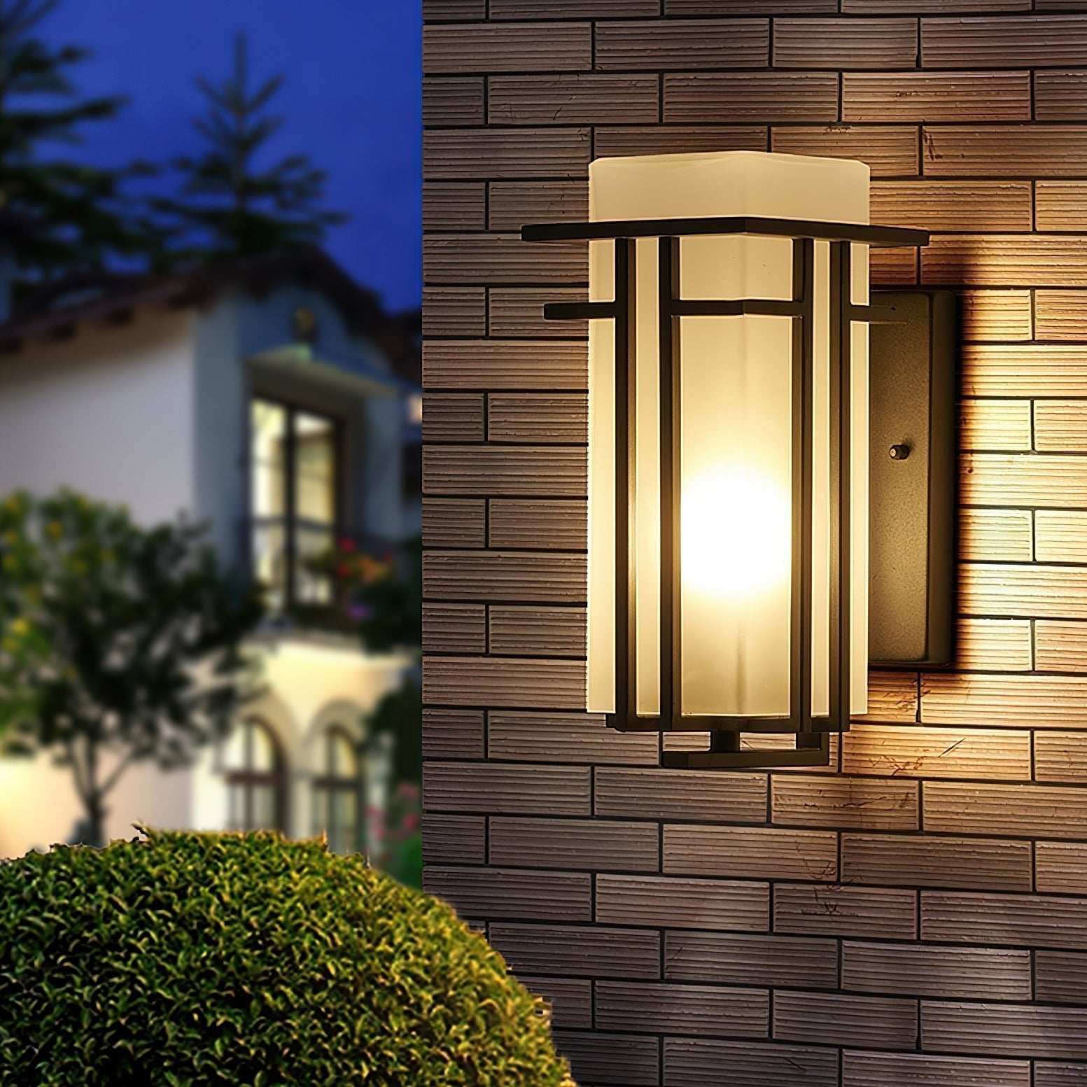 Contemporary Linden-Style Outdoor Wall Lamp