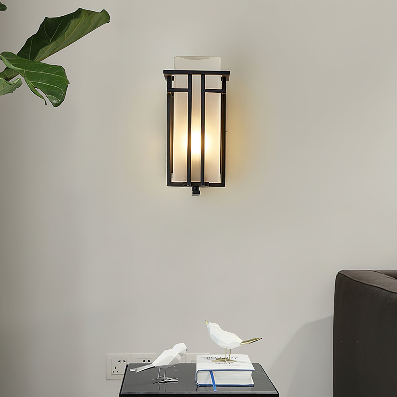 Contemporary Linden-Style Outdoor Wall Lamp