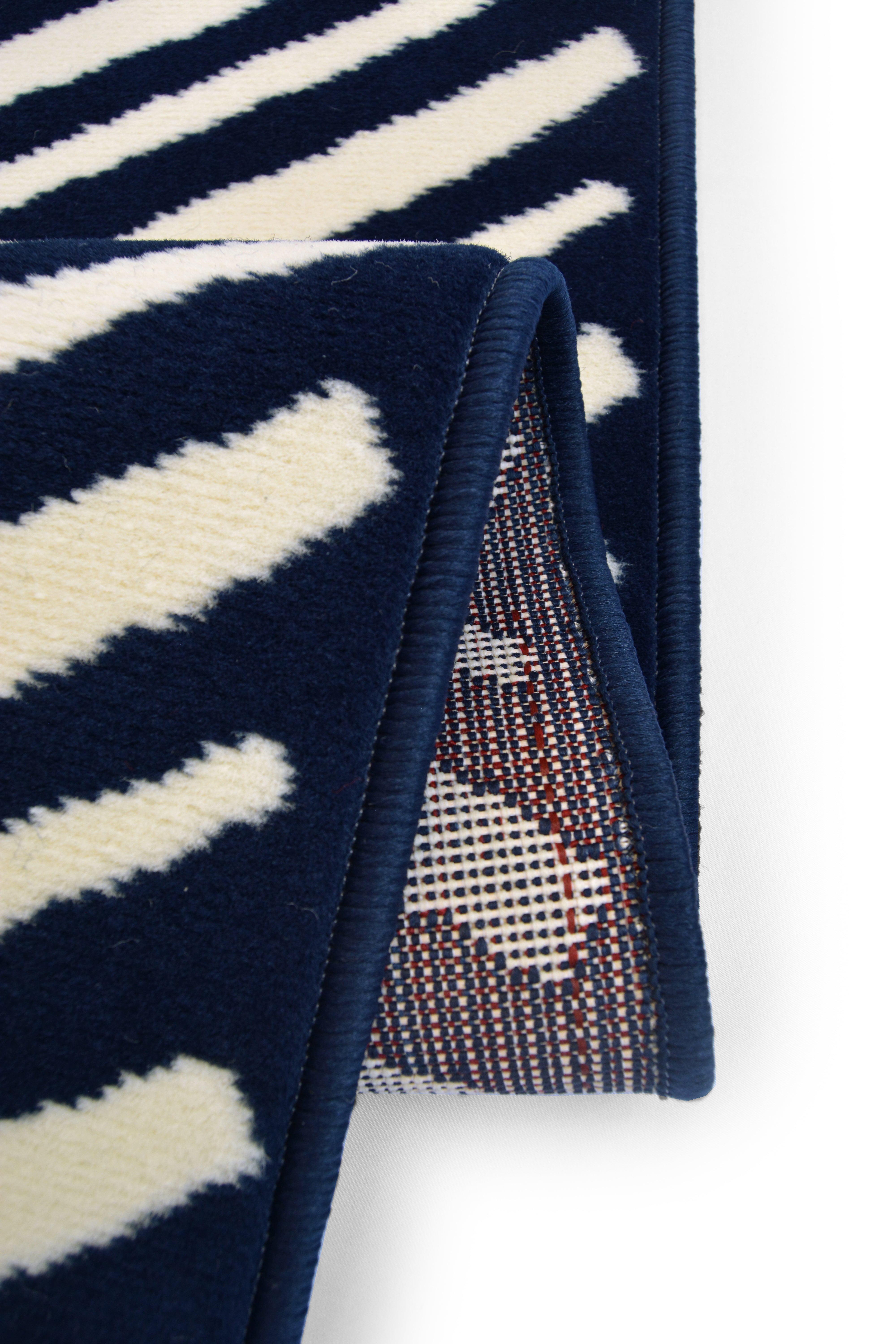 Durable Indoor Rug - Herringbone Design