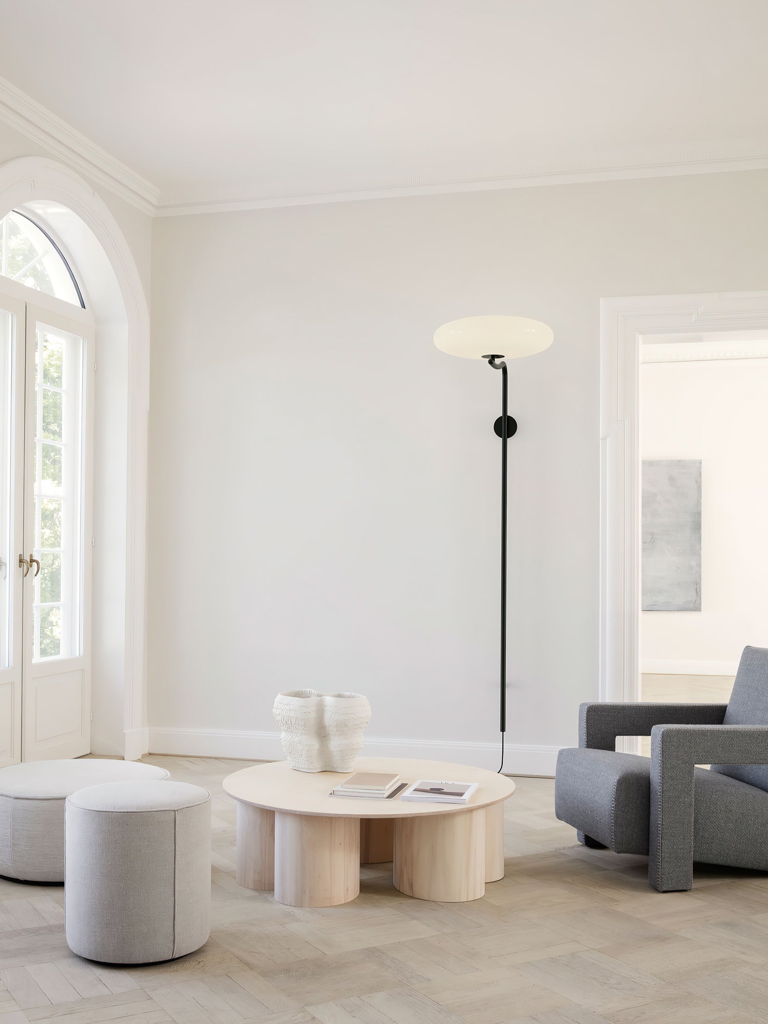 Minimalist LED Arc Wall Lamp – Plug-in Sconce With Circular Opal Shade