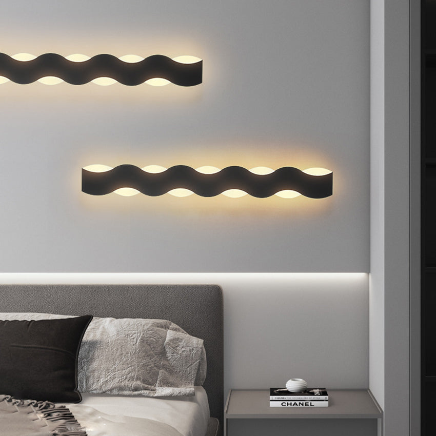 Wave-Patterned Outdoor Wall Light | Wall Mounted Fixture