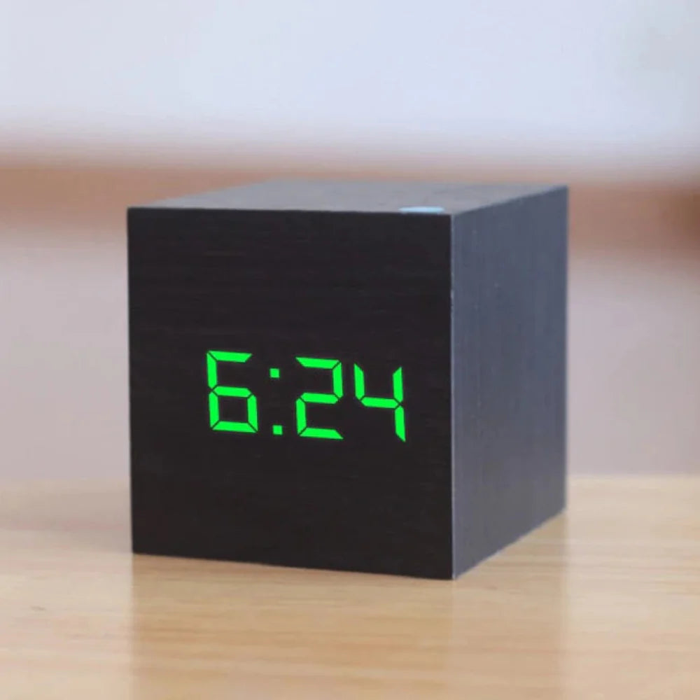 Minimalist LED Digital Alarm Clock – Customizable Brightness and Sleep Mode