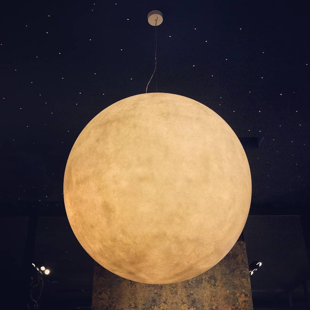 Moon-Shaped Pendant Lamp – Modern Celestial Ceiling Lamp