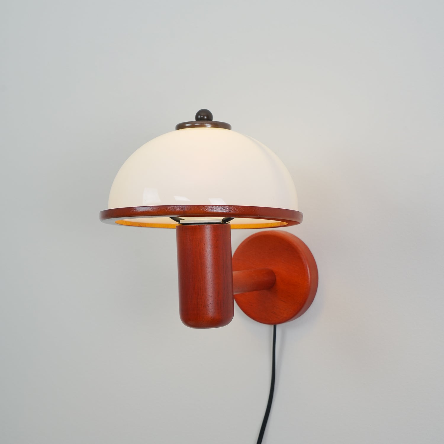 Wooden Mushroom Wall Lamp – Soft Diffuse LED Lighting
