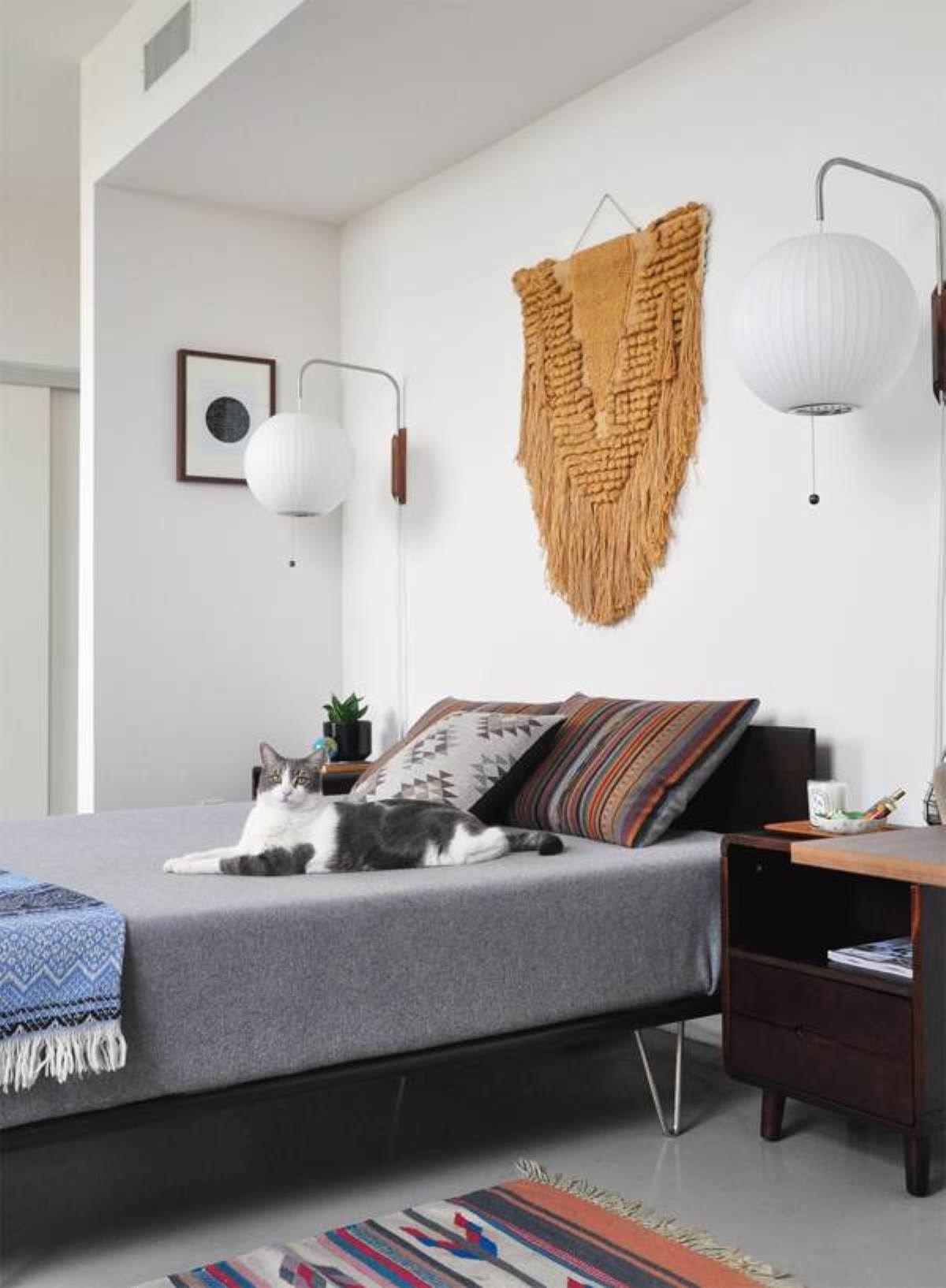 Chinese Lantern Style Wall Lamp