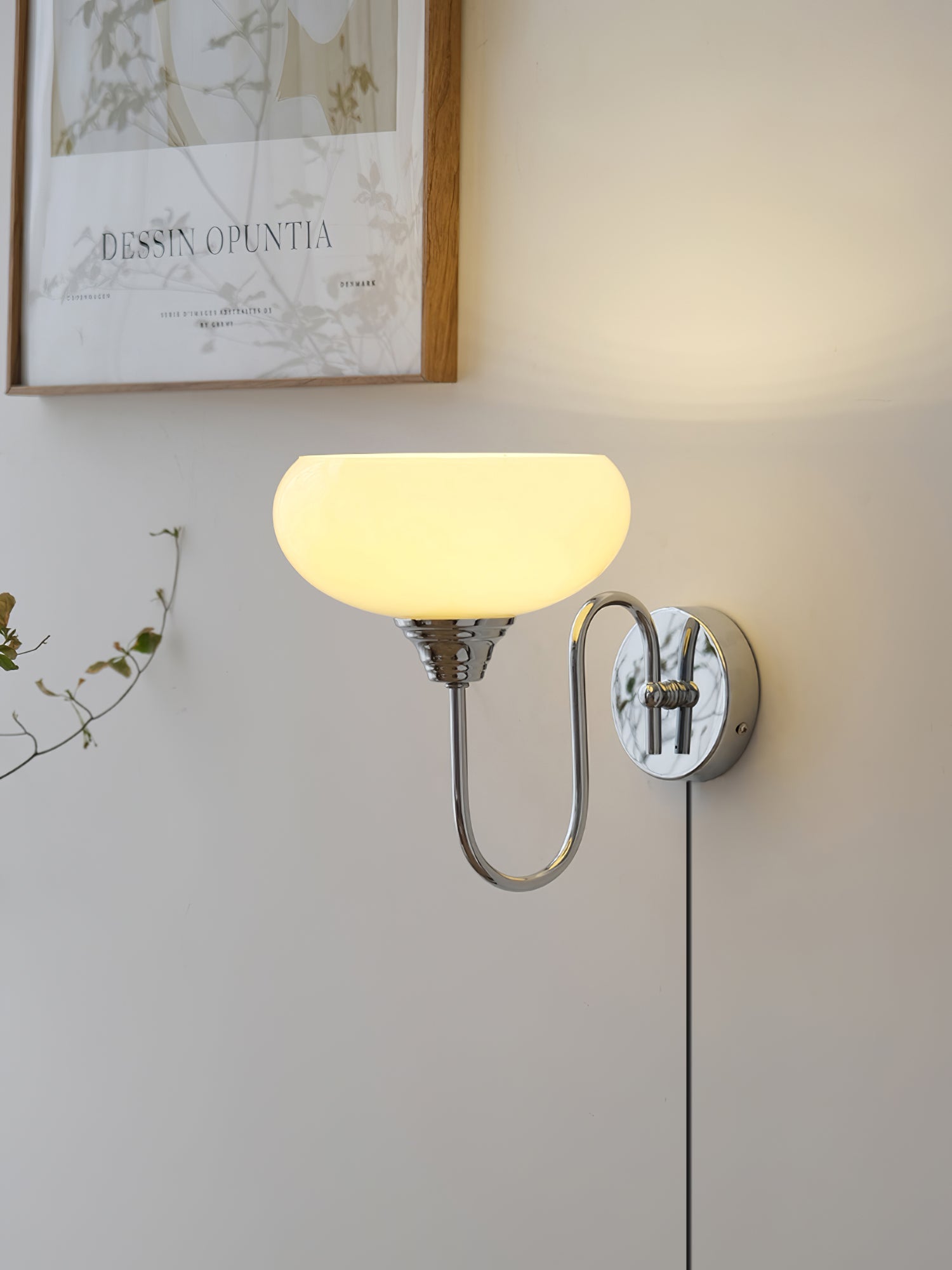 Modern Plug-in Wall Lamp with Clear Glass Shade and Brass Finish