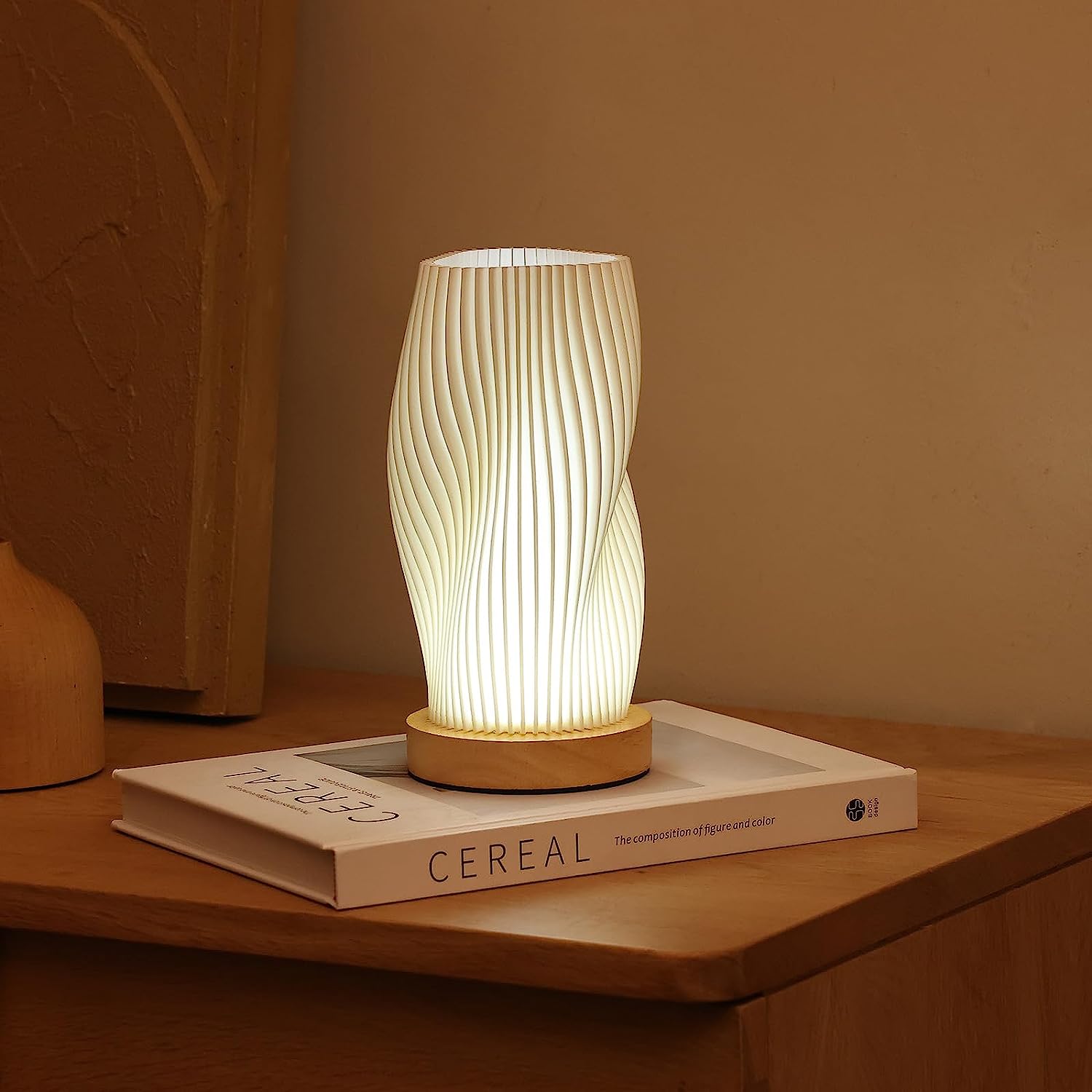 Elegant Coastal Design Lamp with Warm LED Light