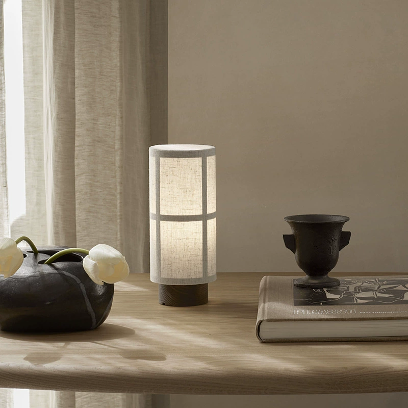 Silk Table Lamp – Japanese-Inspired Design