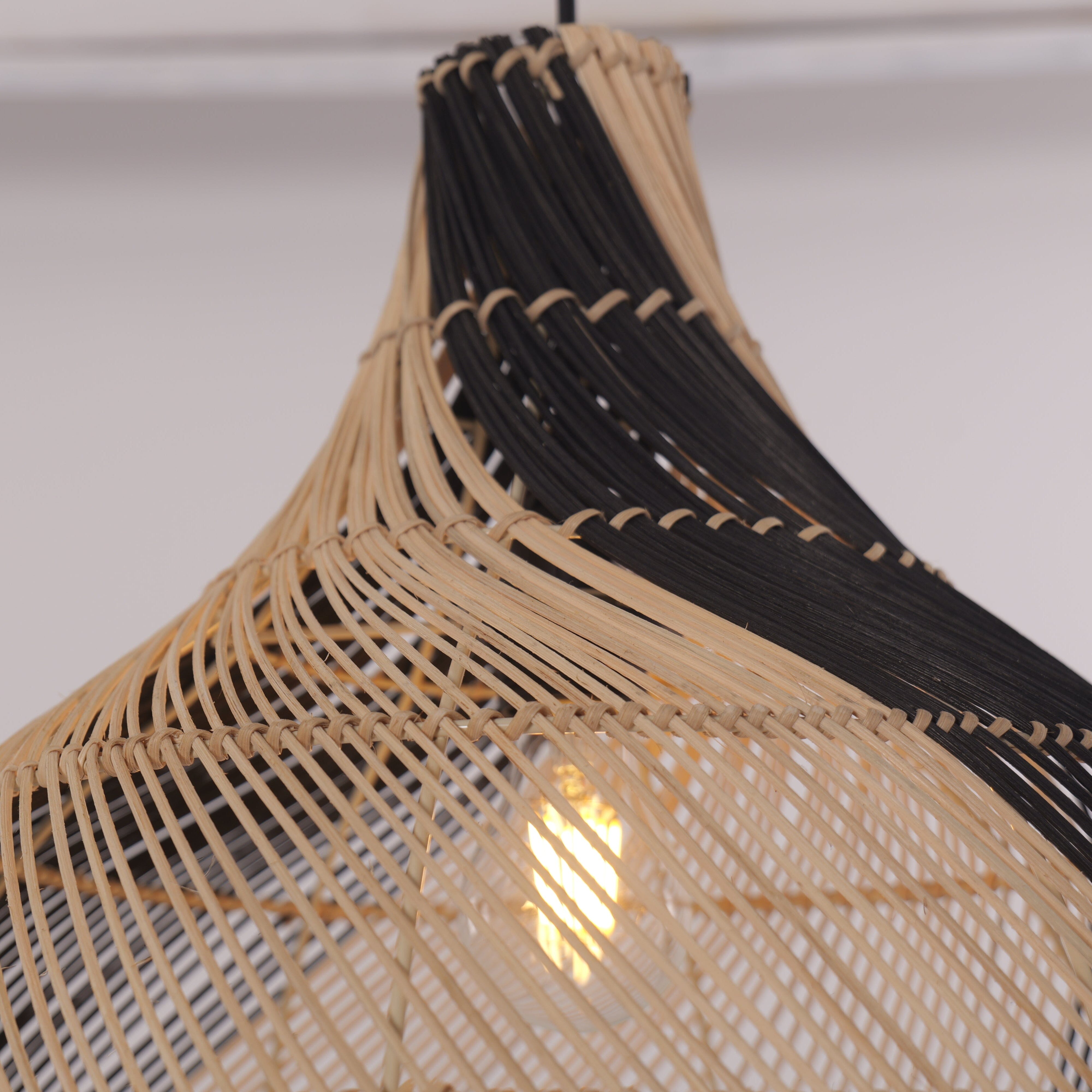 Japanese Style Vase Pendant Light - Rattan Ceiling Lamp