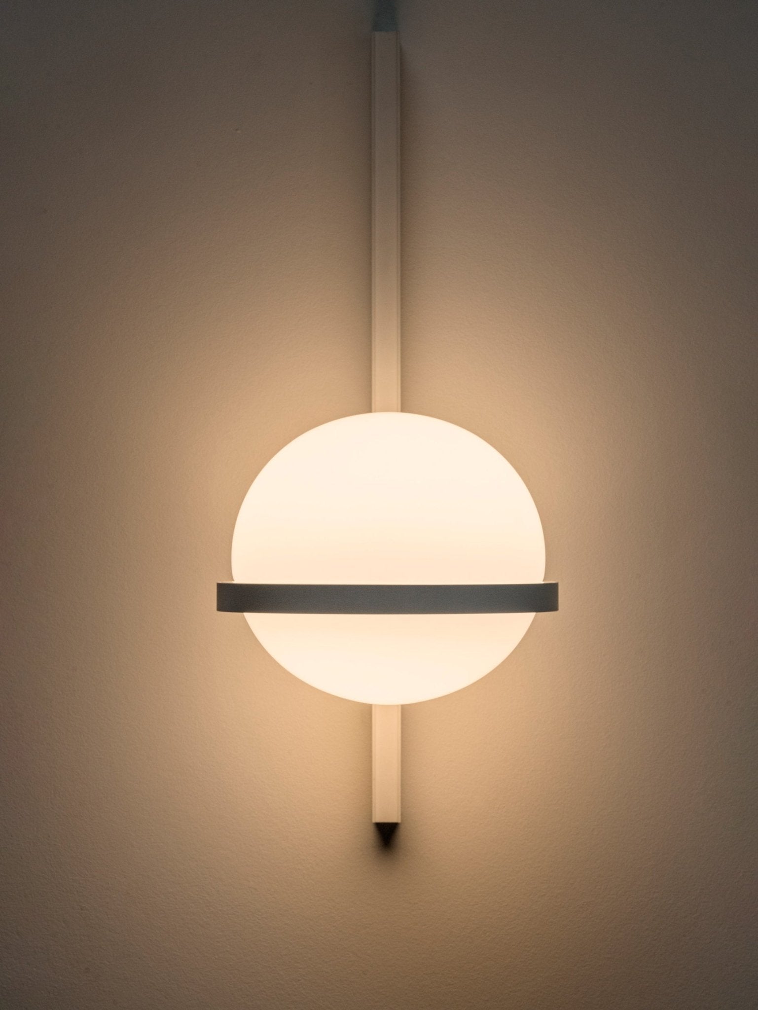 Sleek Globe-Style Outdoor Wall Light