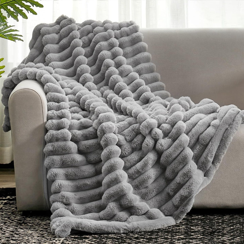 Luxury Plush Blanket – Warm Striped Pattern for Modern Homes - Atelier Dubois Paris