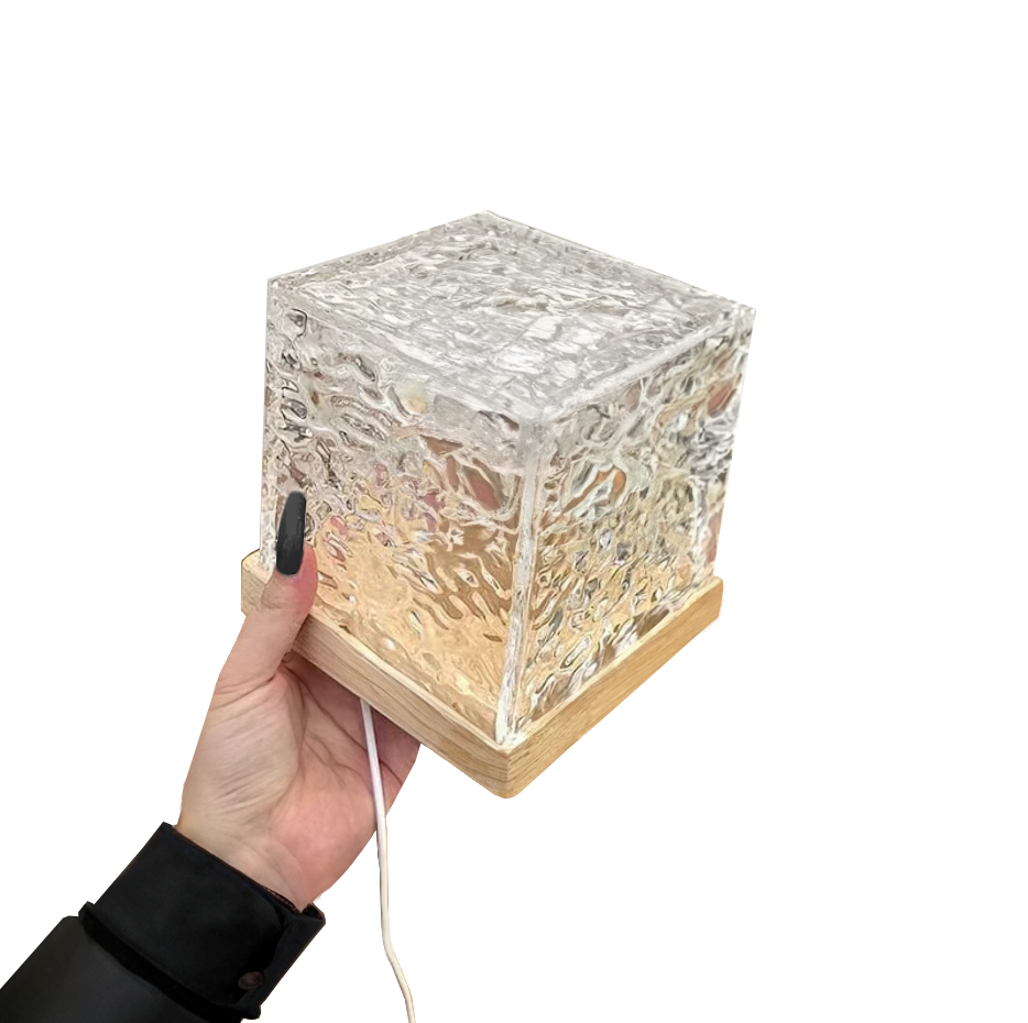 Stylish Qrismora Table Lamp