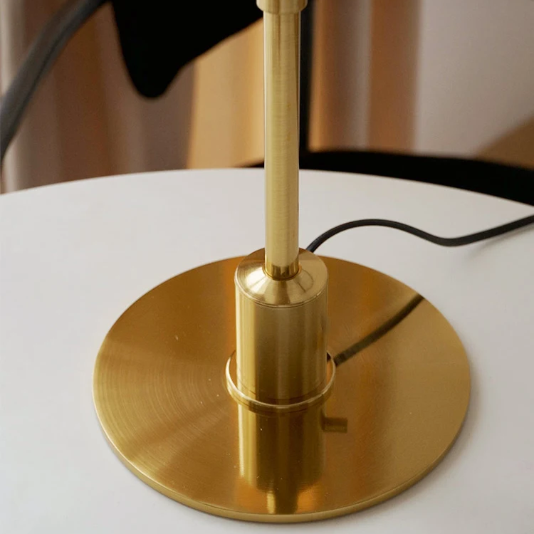 Nordic Design Table Lamp - Atelier Dubois Paris