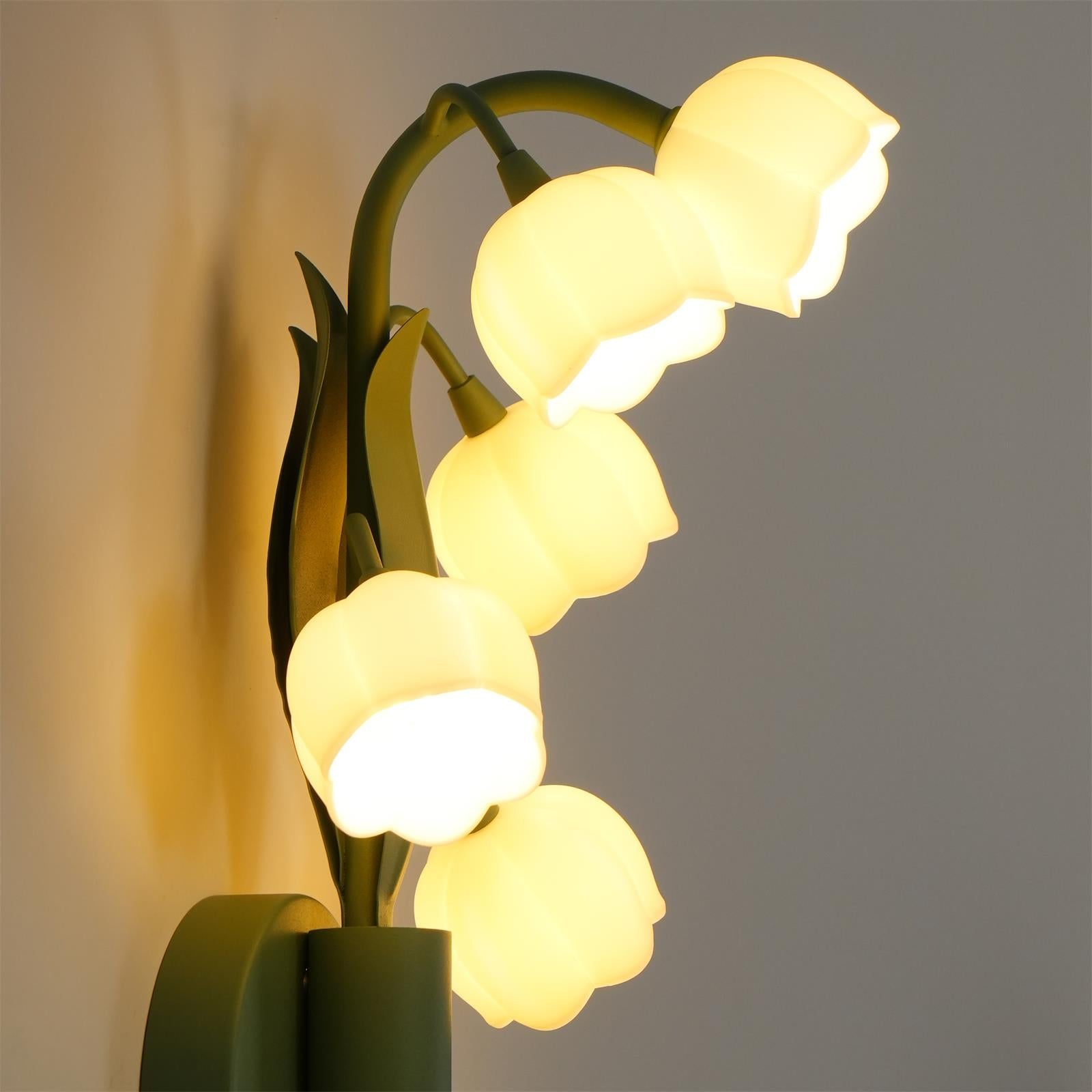 Modern Floral Wall Light – Botanical Design with Soft Natural Lighting