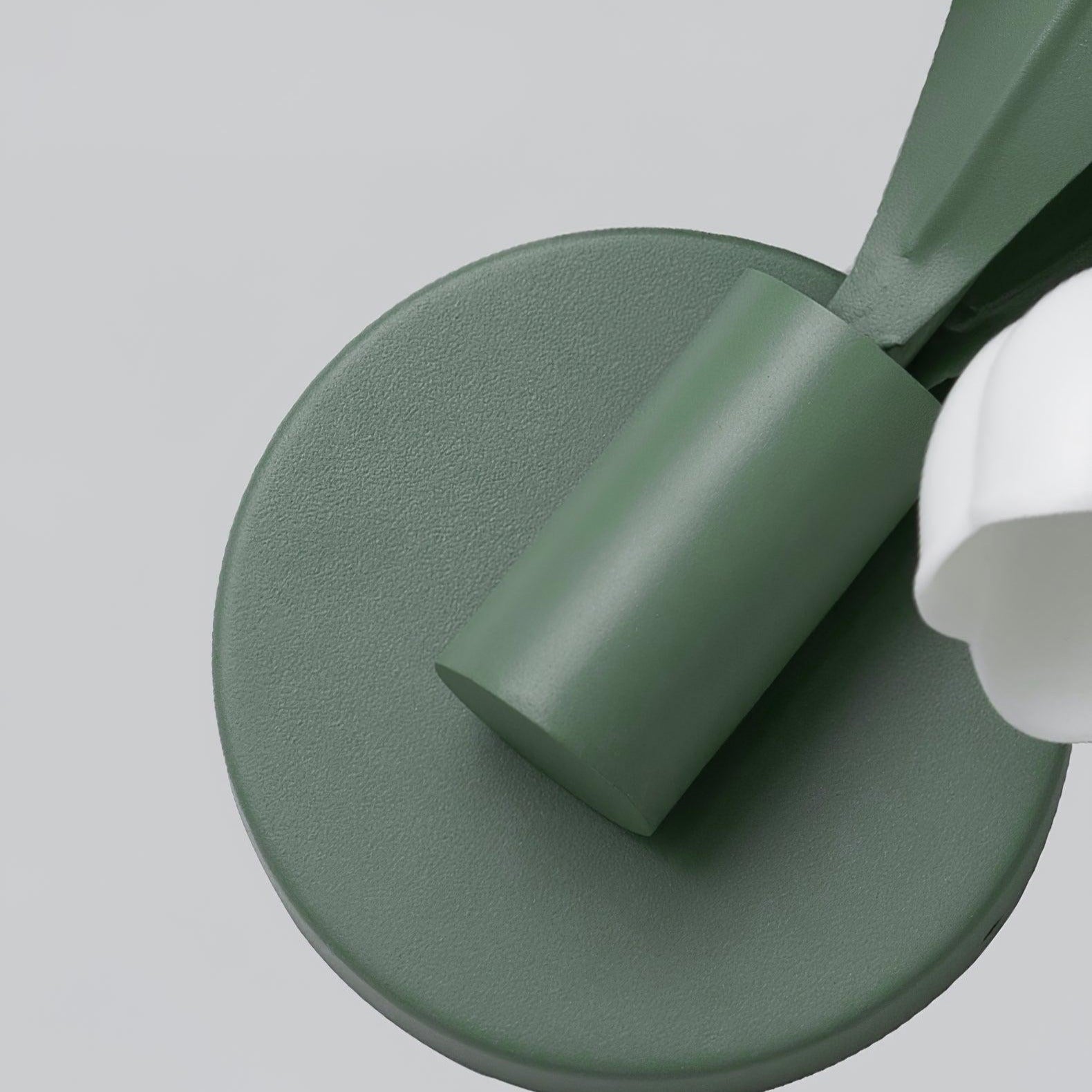 Modern Floral Wall Light – Botanical Design with Soft Natural Lighting