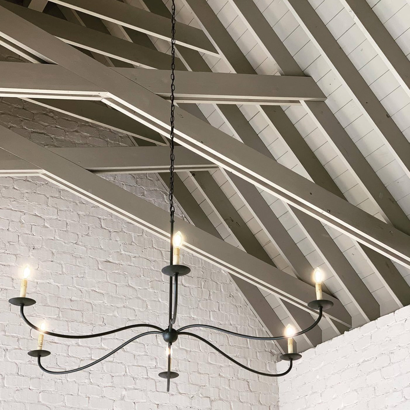 Rustic Farmhouse Candle-Style Chandelier – Classic Charm Ceiling Lamp