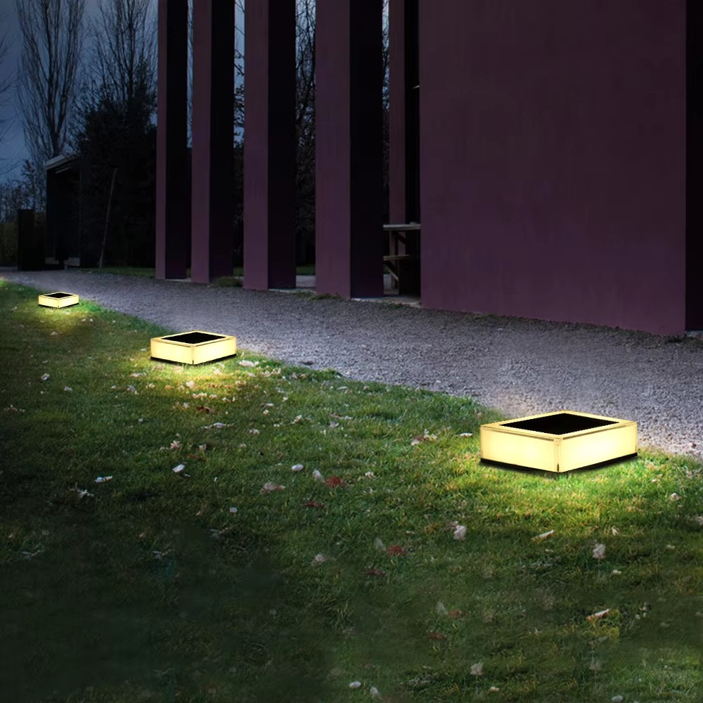 Slim Flat Solar-Powered Lamp