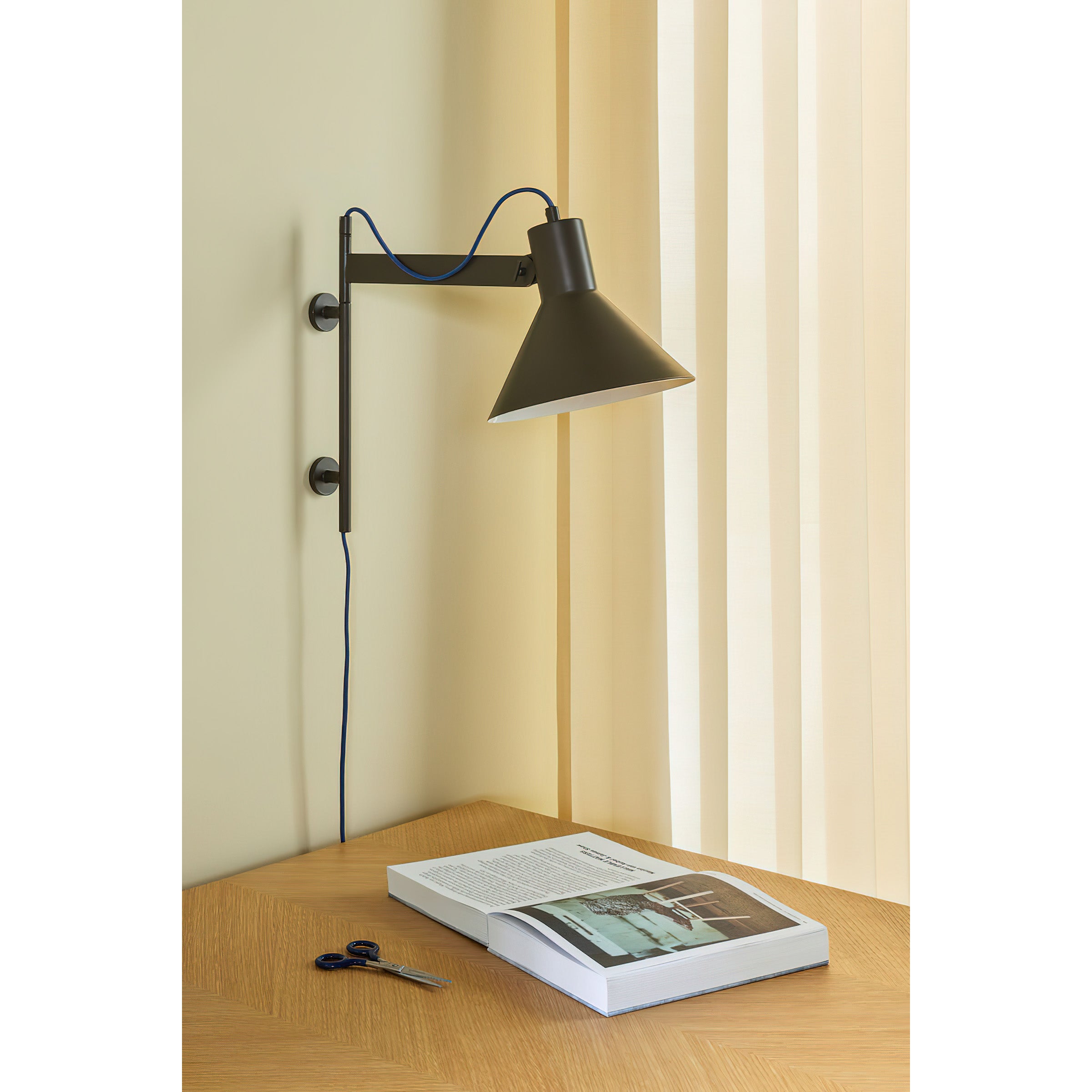 Aluminum Plug-in Wall Lamp – Sleek Design with E26/E27 Socket