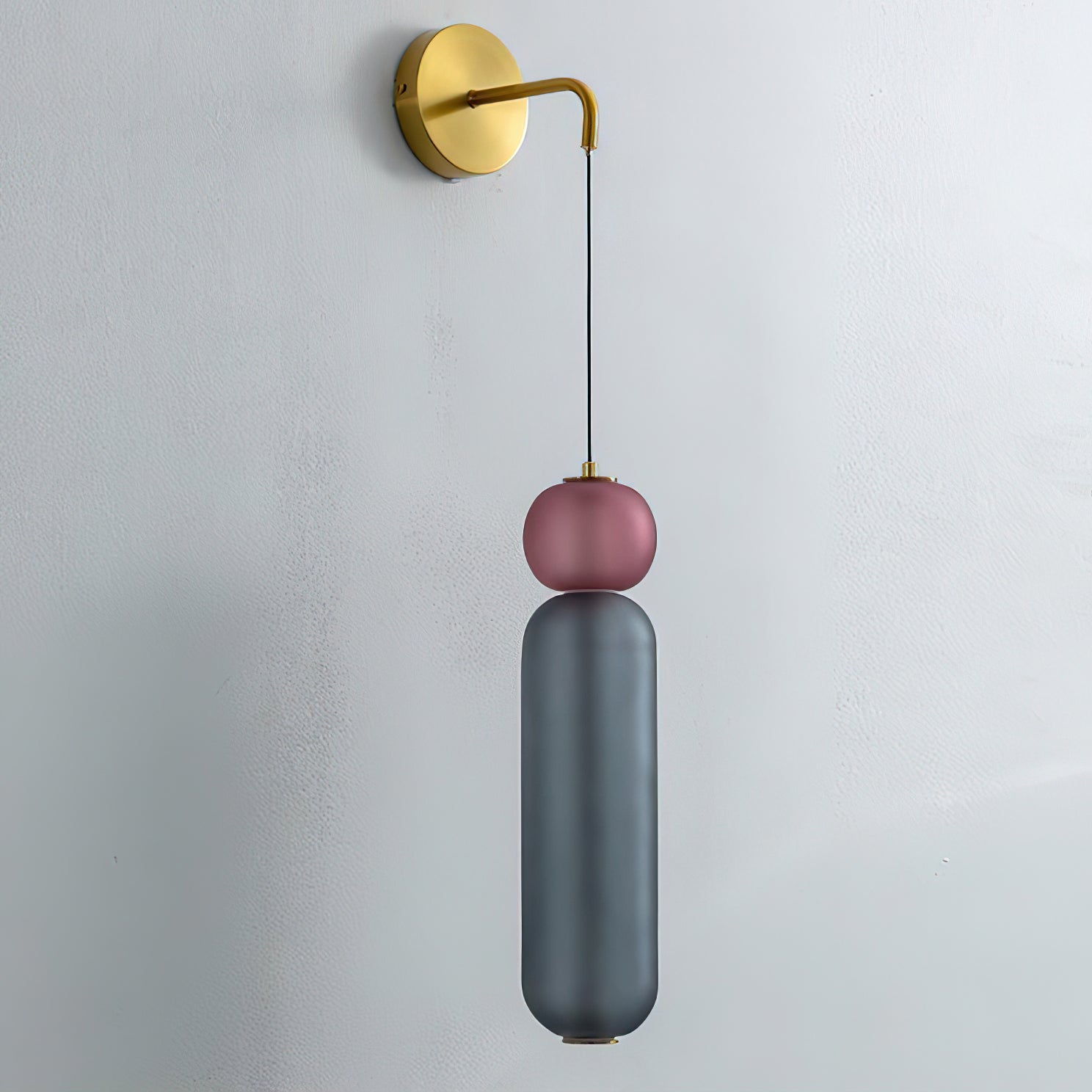 Sleek Wall Lamp with Surge Design – Minimal Fixture