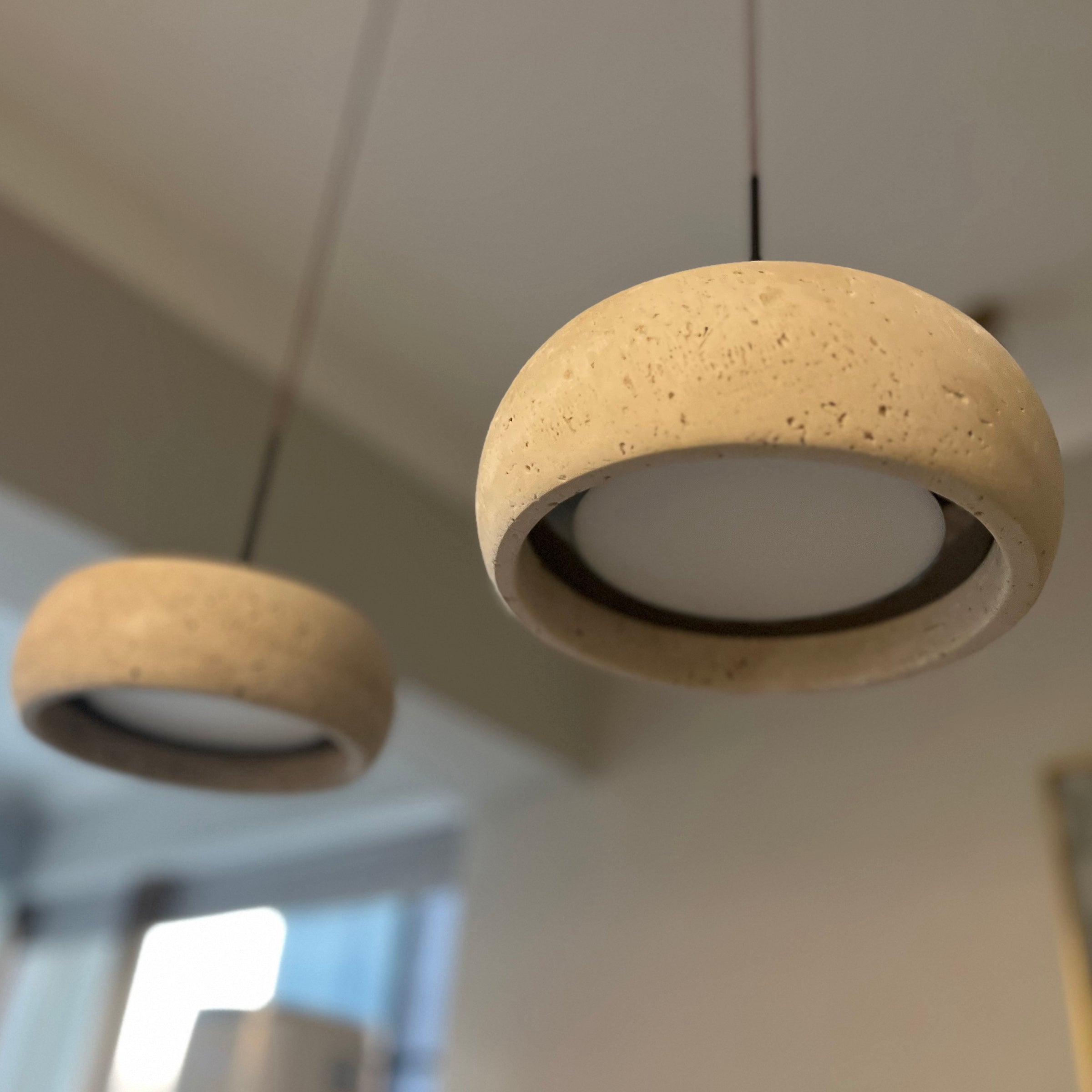 Modern Travertine Pendant Lamp – Donut-Shaped Ceiling Light