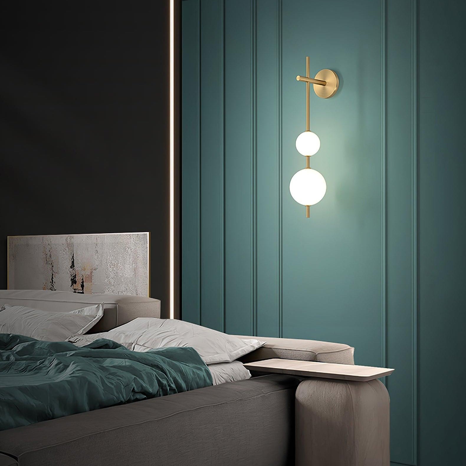 Globe-Shaped Vertical Wall Sconce | Wall-Mounted