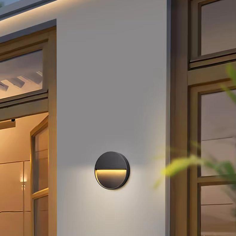 Low-Level Wall Light | Outdoor Floor-Level Lighting