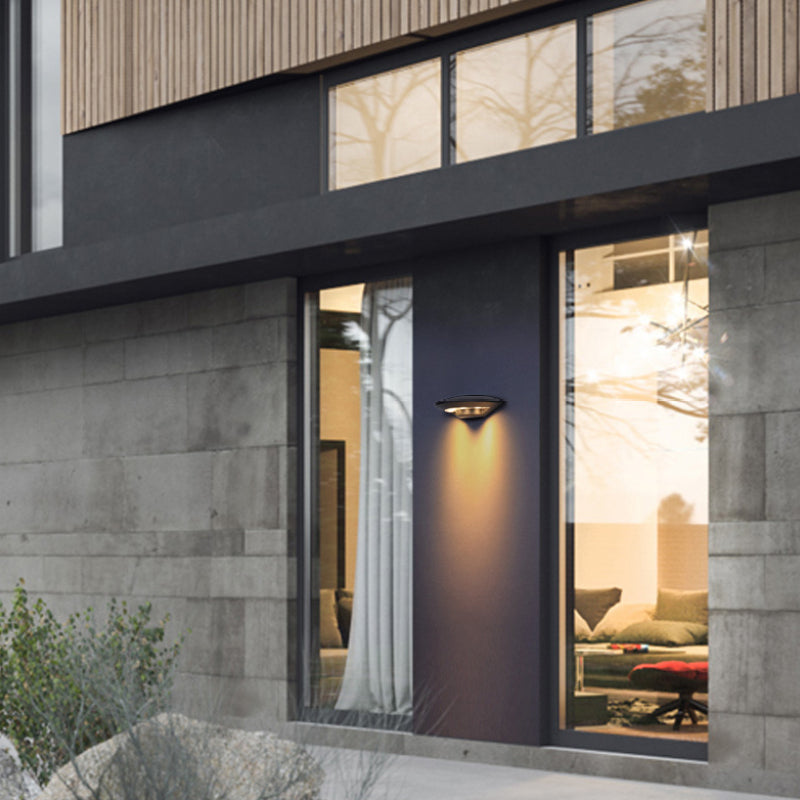 UFO Style Outdoor Wall Lamp – Sleek Black Metal LED Lighting Fixture