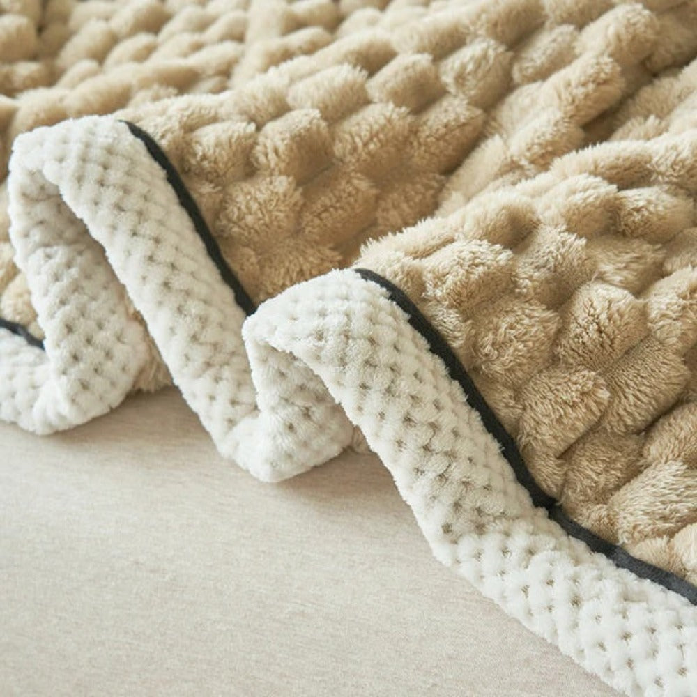 Cloud Cuddle Blanket – Gentle Touch for Elegant Interiors - Atelier Dubois Paris