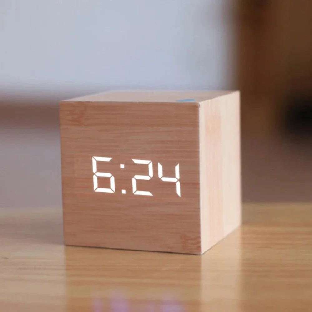 Minimalist LED Digital Alarm Clock – Customizable Brightness and Sleep Mode
