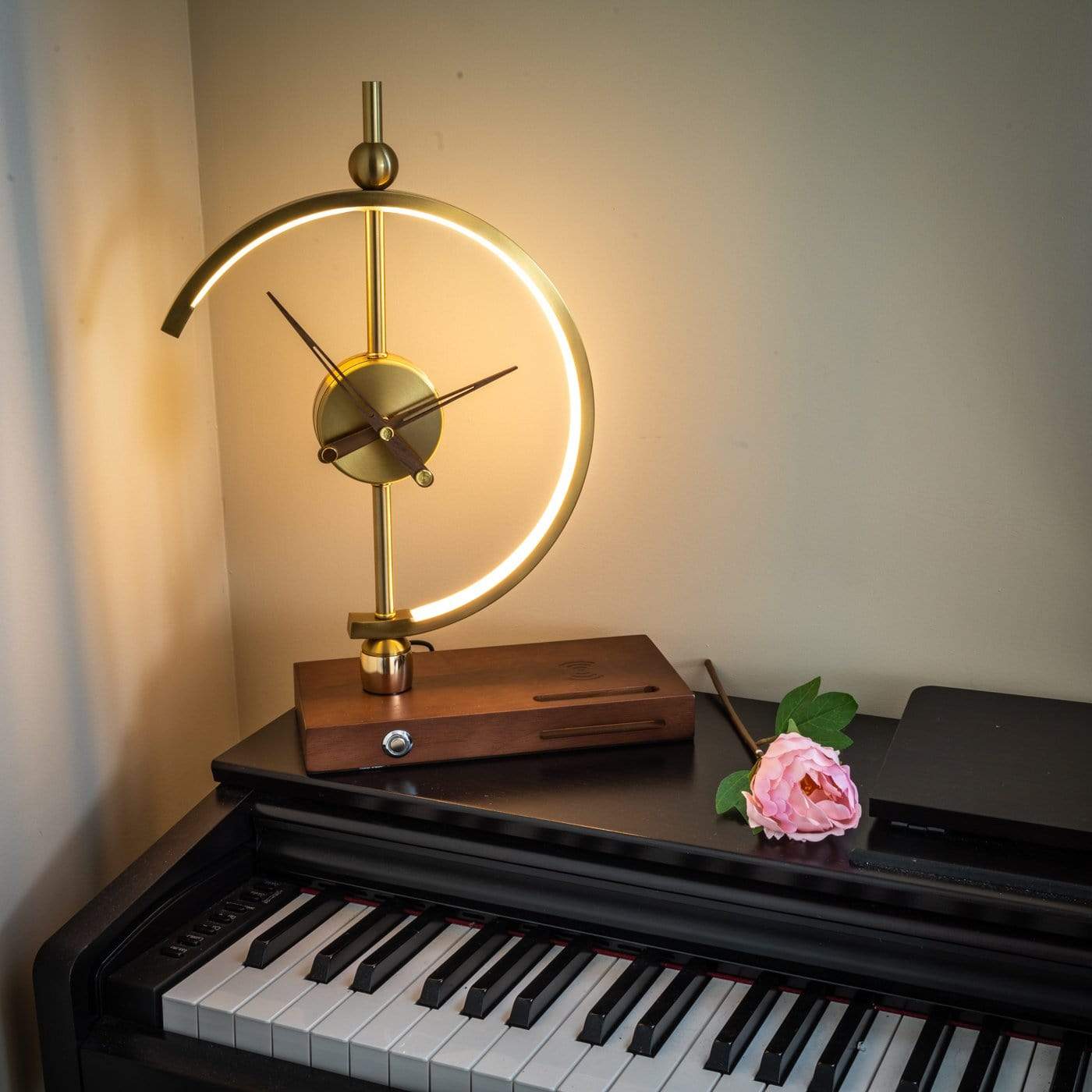 Modern Lamp with Clock & USB Charger