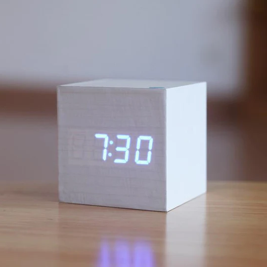 LED Display Digital Wooden Clock – Perfect Blend of Nature and Tech - Atelier Dubois Paris