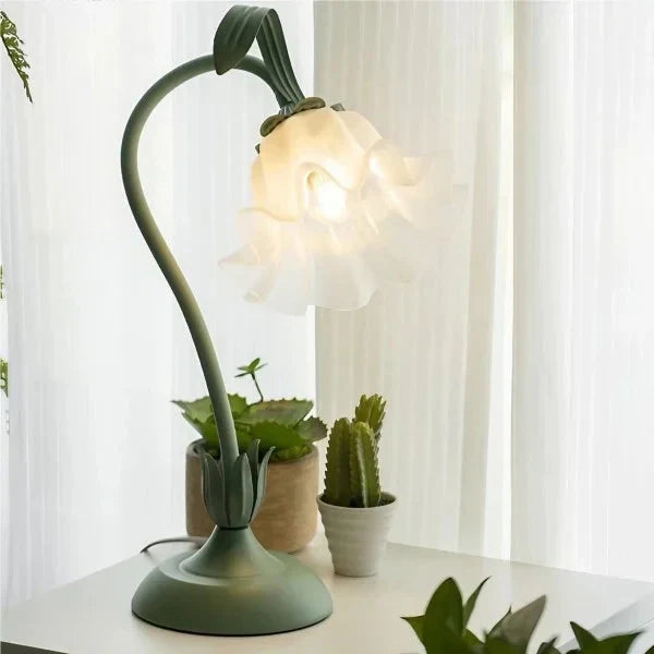 Classic Vintage Adjustable Flower Table Lamp – Stylish and Functional Light