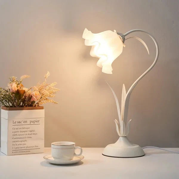 Classic Vintage Adjustable Flower Table Lamp – Stylish and Functional Light