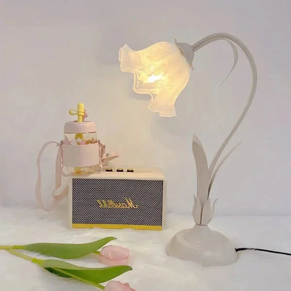 Classic Vintage Adjustable Flower Table Lamp – Stylish and Functional Light