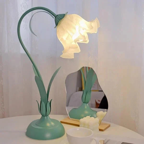 Classic Vintage Adjustable Flower Table Lamp – Stylish and Functional Light