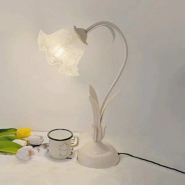 Classic Vintage Adjustable Flower Table Lamp – Stylish and Functional Light