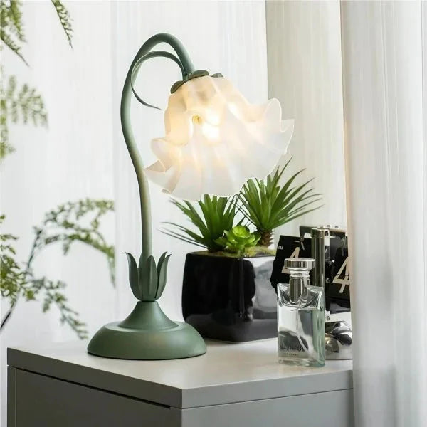 Classic Vintage Adjustable Flower Table Lamp – Stylish and Functional Light