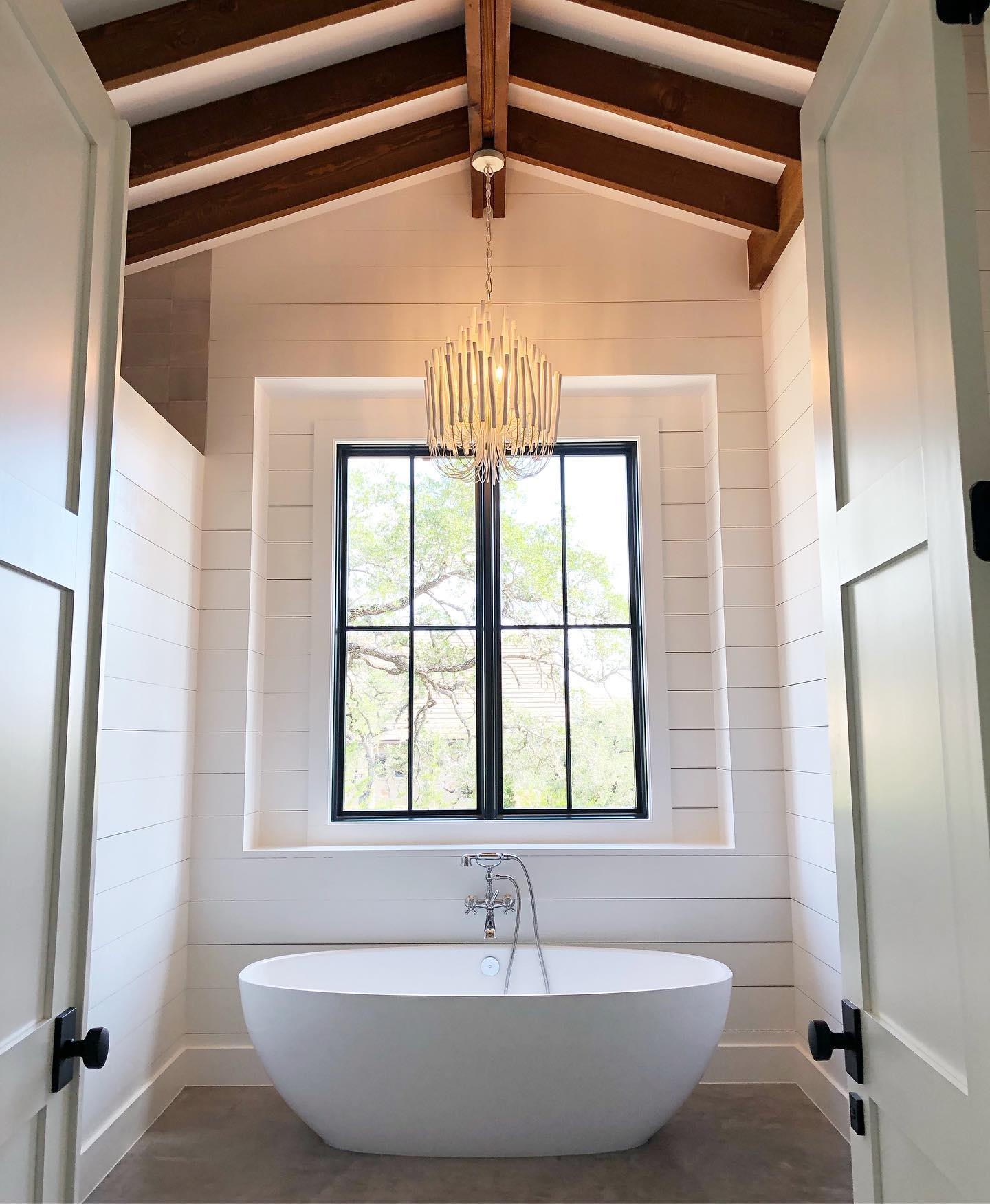 Multi-Stick Ceiling Chandelier – Cluster Pendant Light