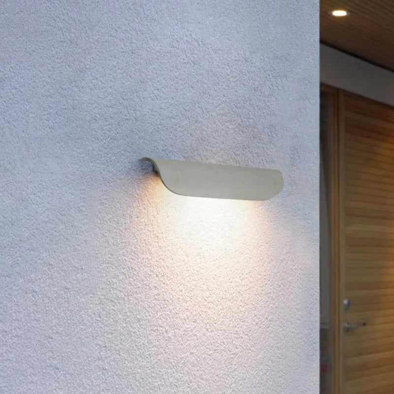 Modern Semi-Arched Outdoor Wall Lamp – Black & White Metal Design