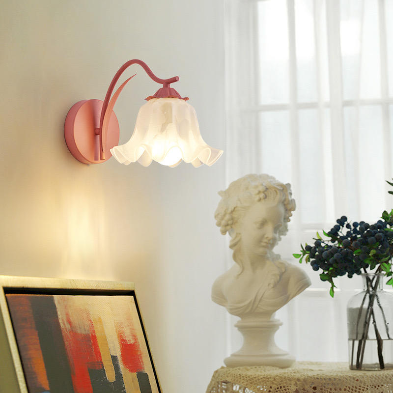 Retro Flower Wall Light – French-Inspired Fixture