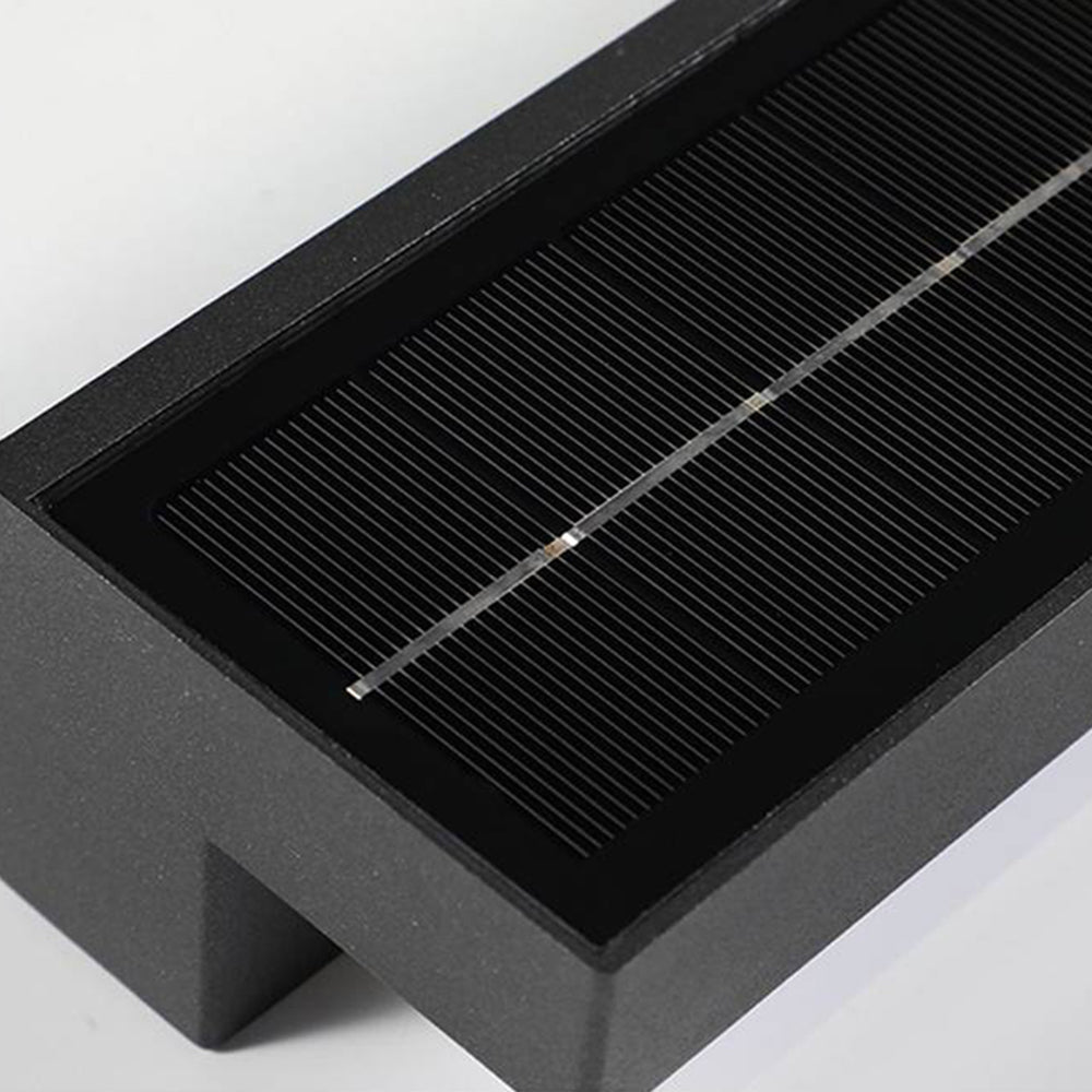 Black Linear Solar Outdoor Wall Light – Modern Minimalist Design
