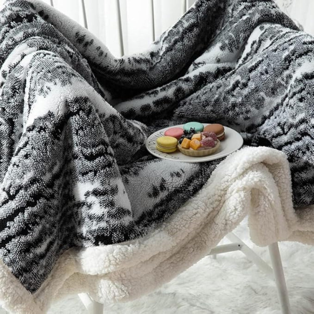 Elegant Seraphina Velvet Sherpa Blanket