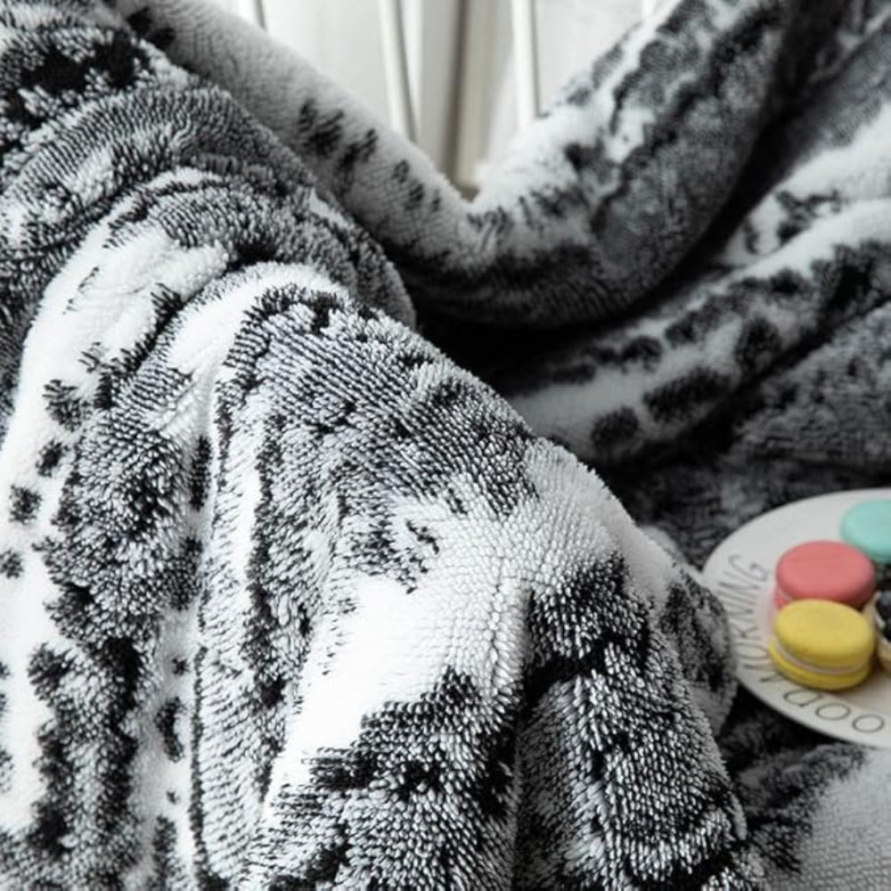 Elegant Seraphina Velvet Sherpa Blanket