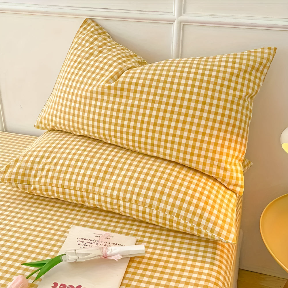 Cozy Plaid Pillowcase Set – Warm, Soft & Perfect for Layered Bedding