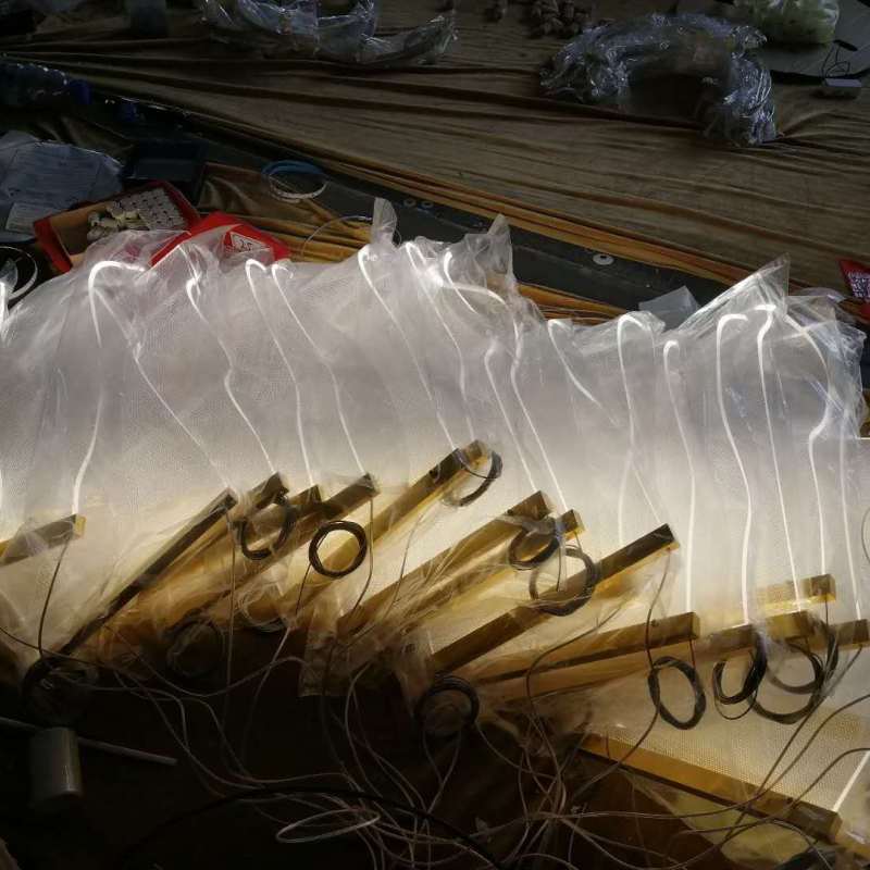 Stylish Acrylic & Metal Chandelier – Ribbon-Inspired Design Lighting Fixture